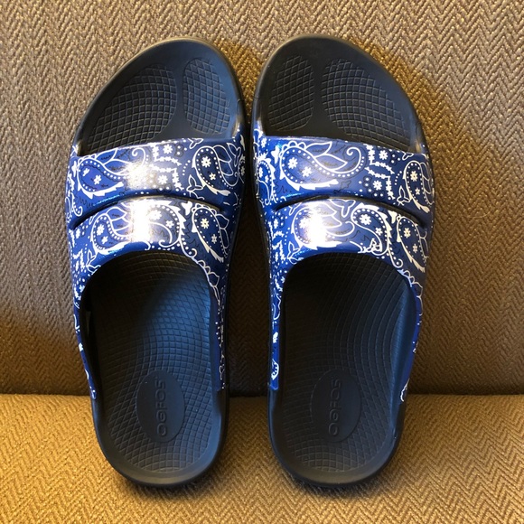 OOFOS | Shoes | Oofos Blue Bandana Luxe Slide W9 M7 | Poshmark